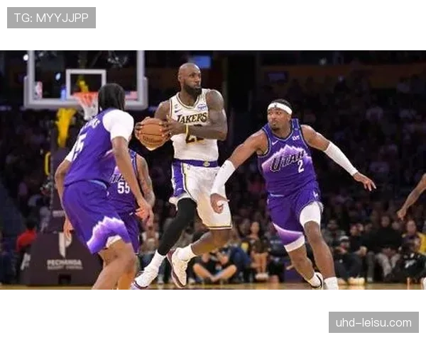 湖人131-107大胜爵士，詹姆斯半场18+4+6助球队三连胜收官